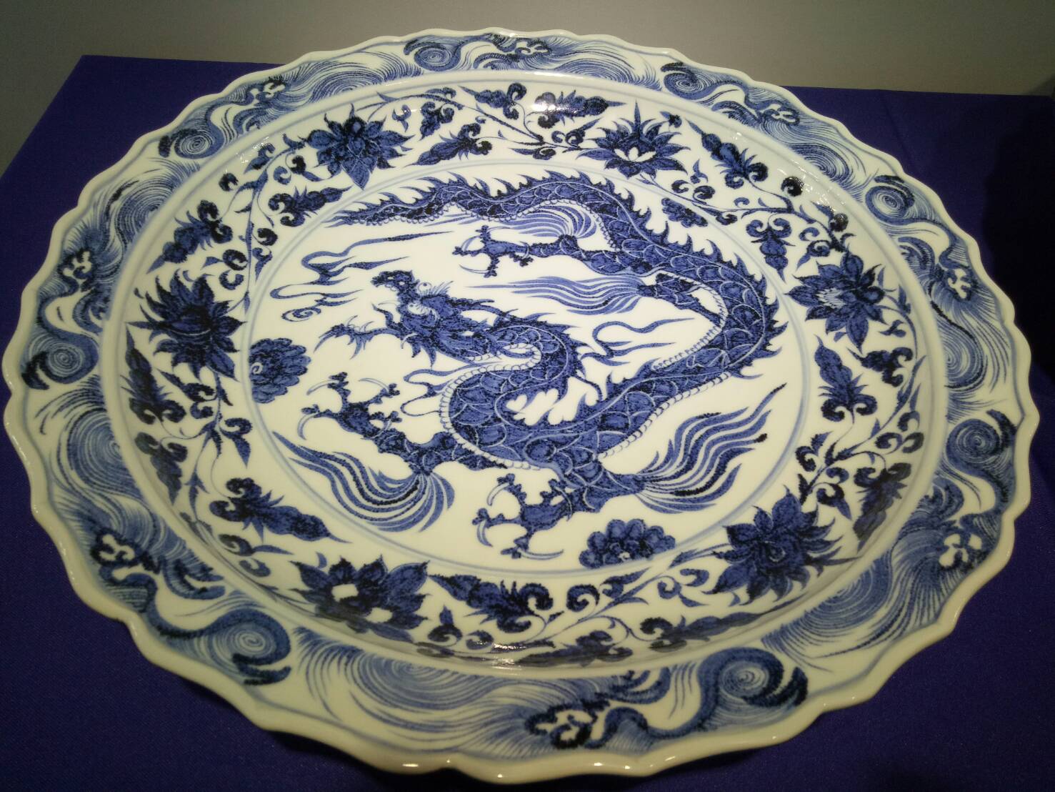 元朝青花瓷穿越時空       70件珍品台北優雅展出       兩岸典藏浩瀚可觀       寫下文史傳承新頁
