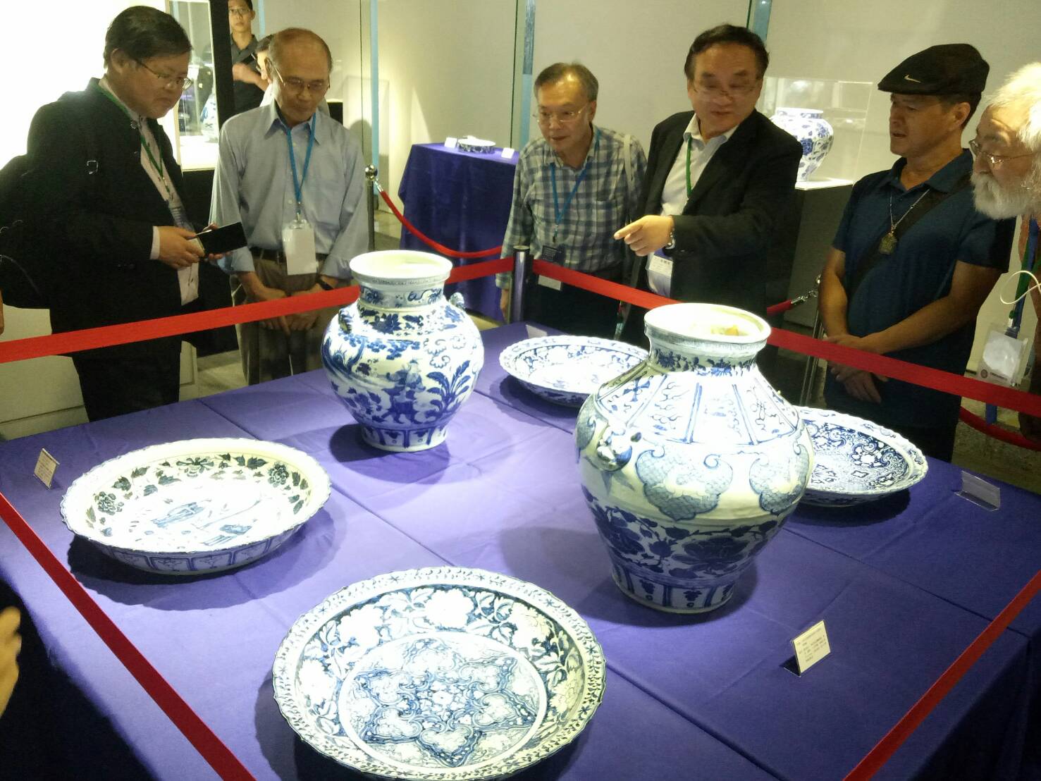 台北上海城市交流        元青花展覽熱烈登場         兩岸文人名家凝聚文化風潮
