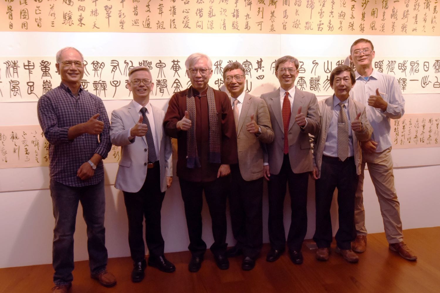 隨著篆、隸、草、行、楷共遊墨海     「墨海社書法展」滿足視覺饗宴