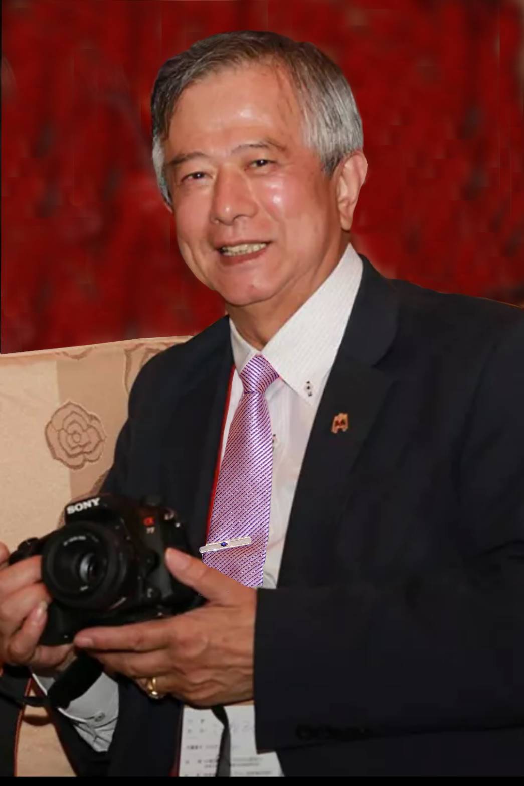 跨越專業    成就志業     台北攝影學會江哲和理事長     以獅子會公益奠基    開創攝影國際新視野