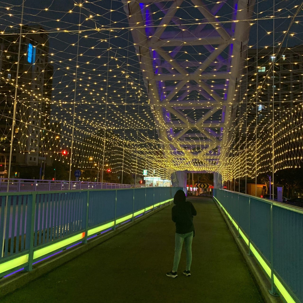 台中海天橋絕美星空隧道    拍照打卡約會新景點