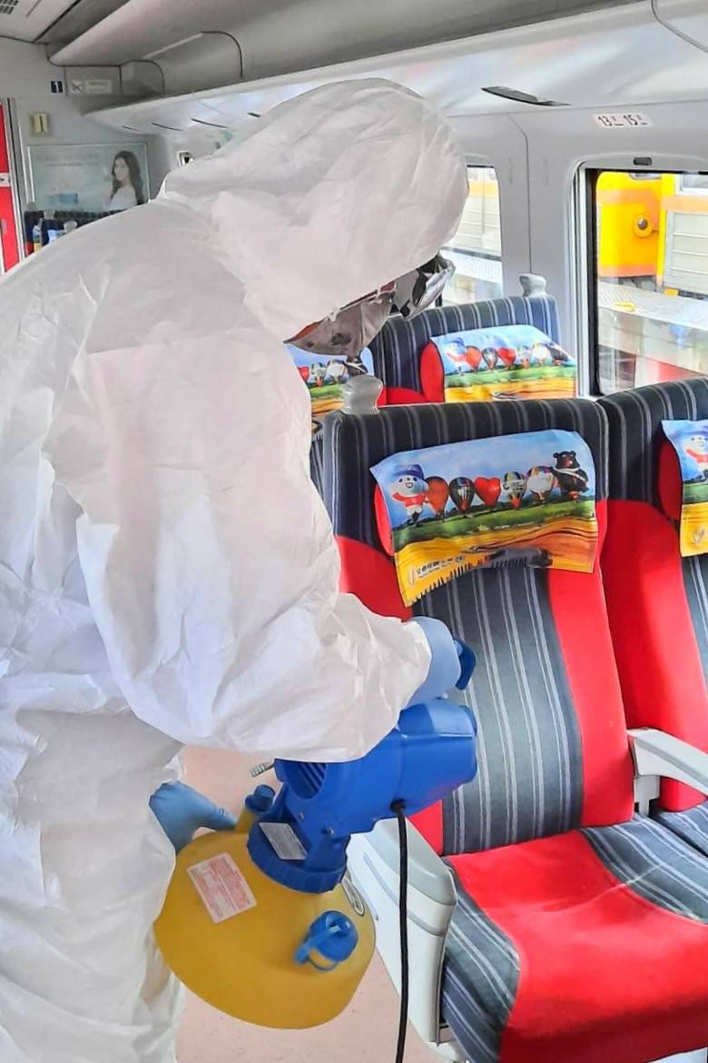 武漢肺炎防疫再升級　台鐵車廂每月4次全面消毒、備口罩額溫槍