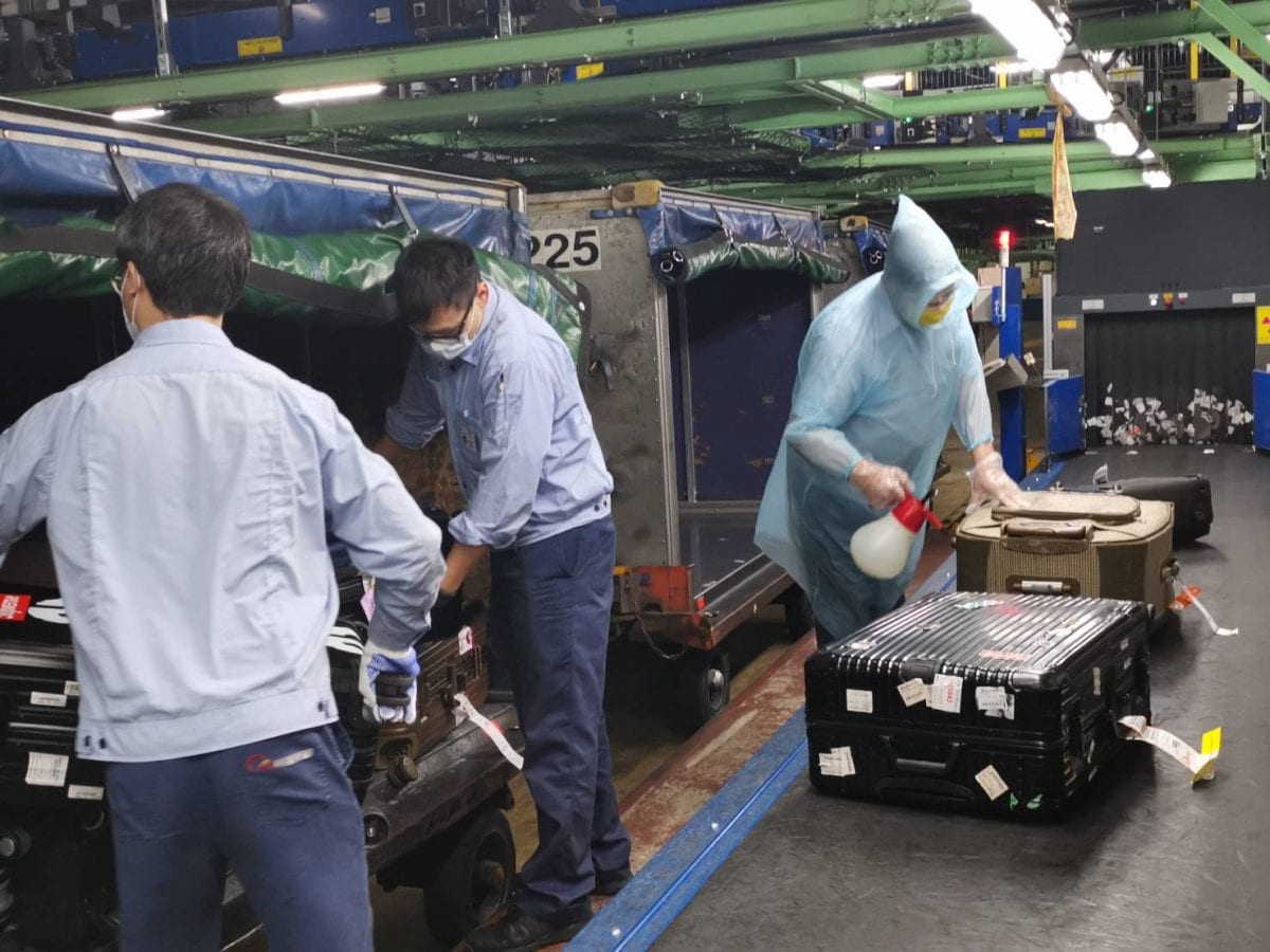 桃機防疫再升級   入境航班託運行李全面消毒