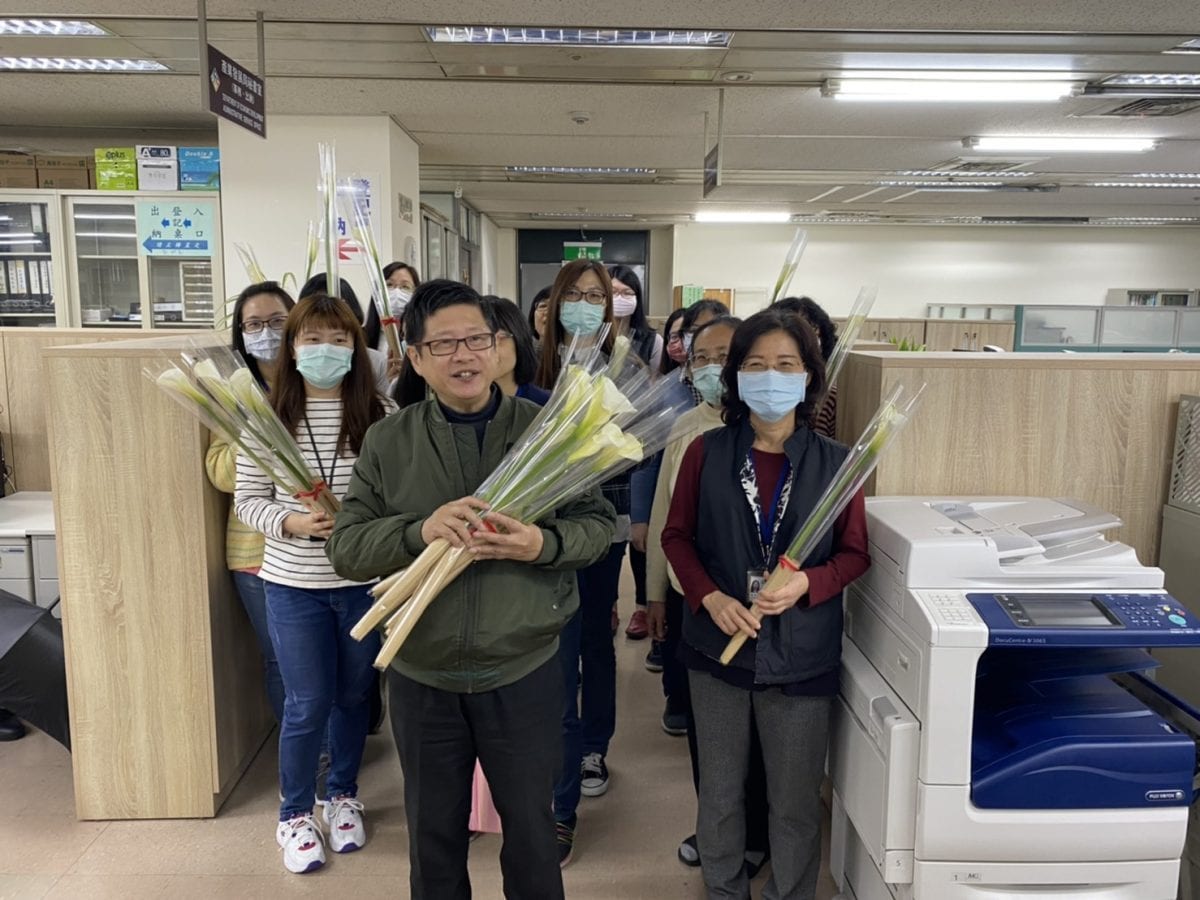 婦女節前夕   台北市產業局溫馨送海芋