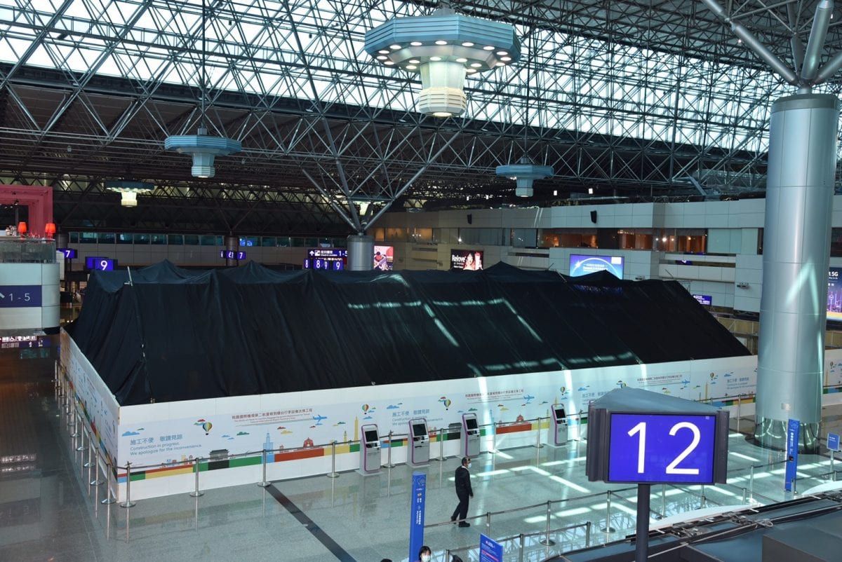 疫情影響流量減少   整備大廳櫃檯跑滑道   桃機提前開工
