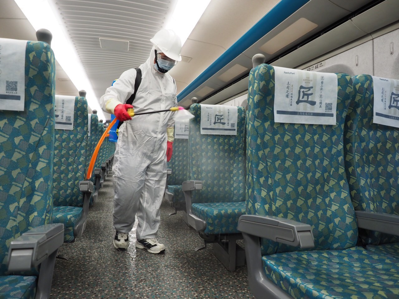 防疫！ 高鐵車站、列車持續加強消毒