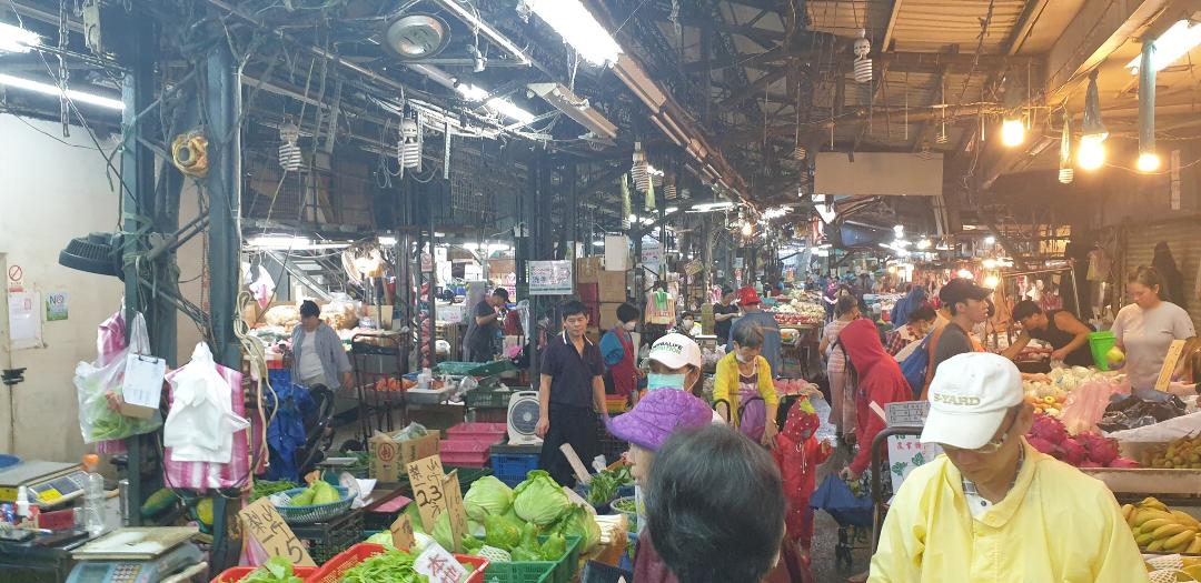 台北市農會爭取國財署減租  回饋陽明農作物堆集場攤商