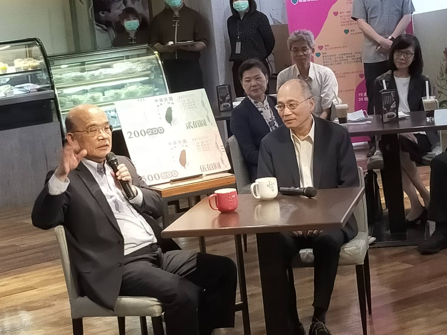 用振興三倍券遊故宮   蘇貞昌暢享藝文生活