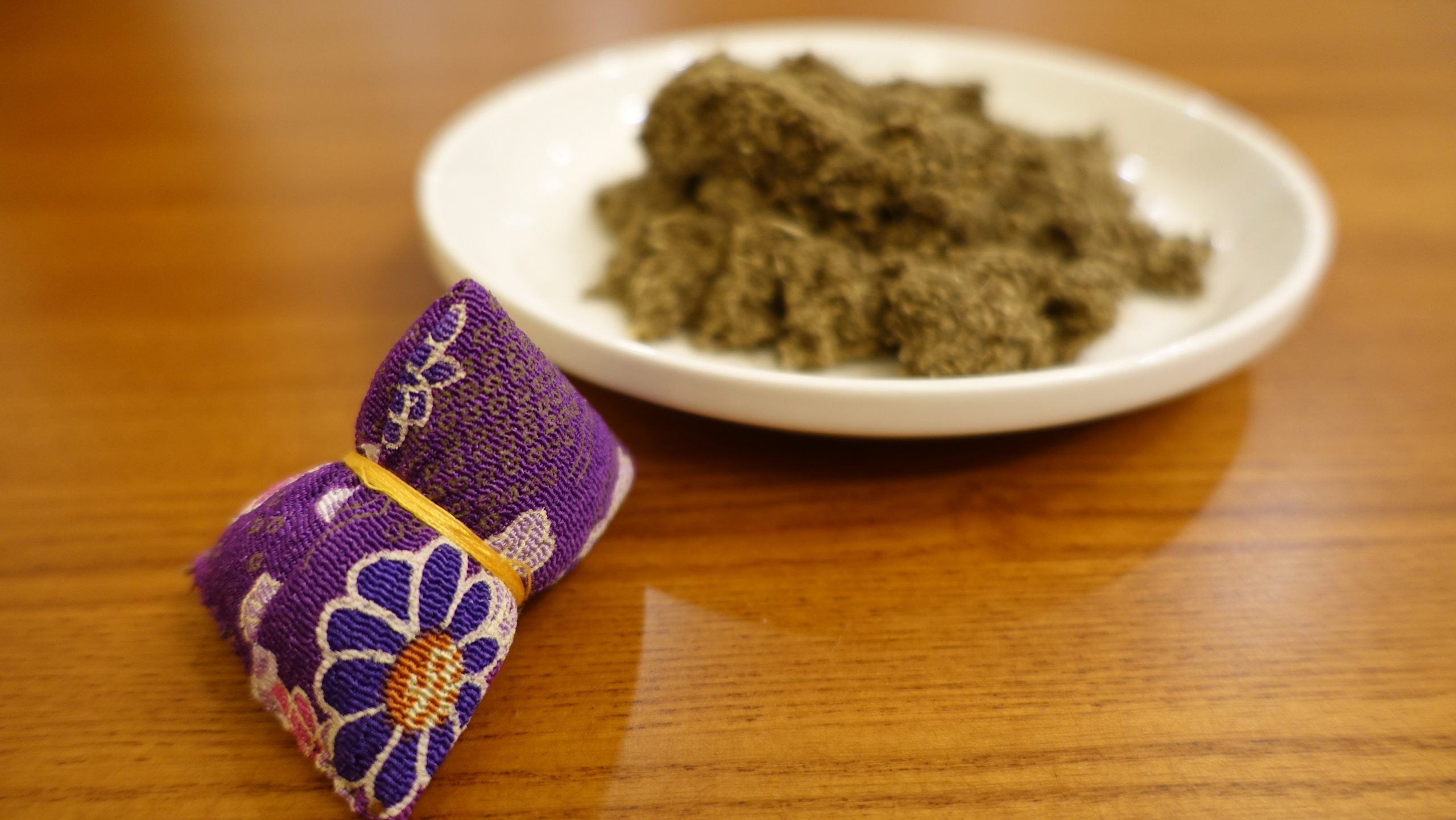 在家自製療癒端午艾草香包  可食地景用途多