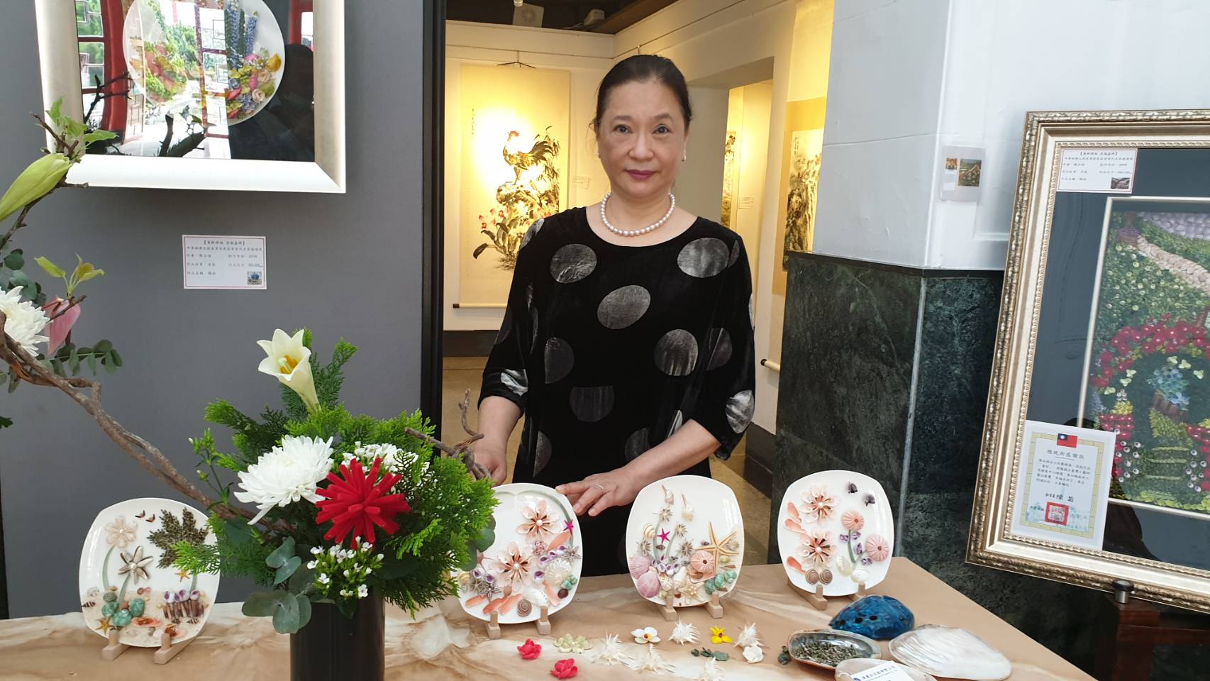 舞動海底世界的精靈   貝殼畫創作   陳品諠教學創作展露無限巧思