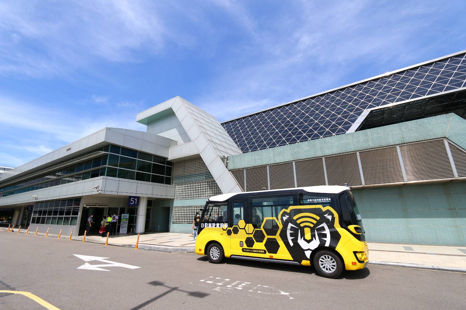 推動智慧機場  桃園機場試驗自駕車旅客接駁服務