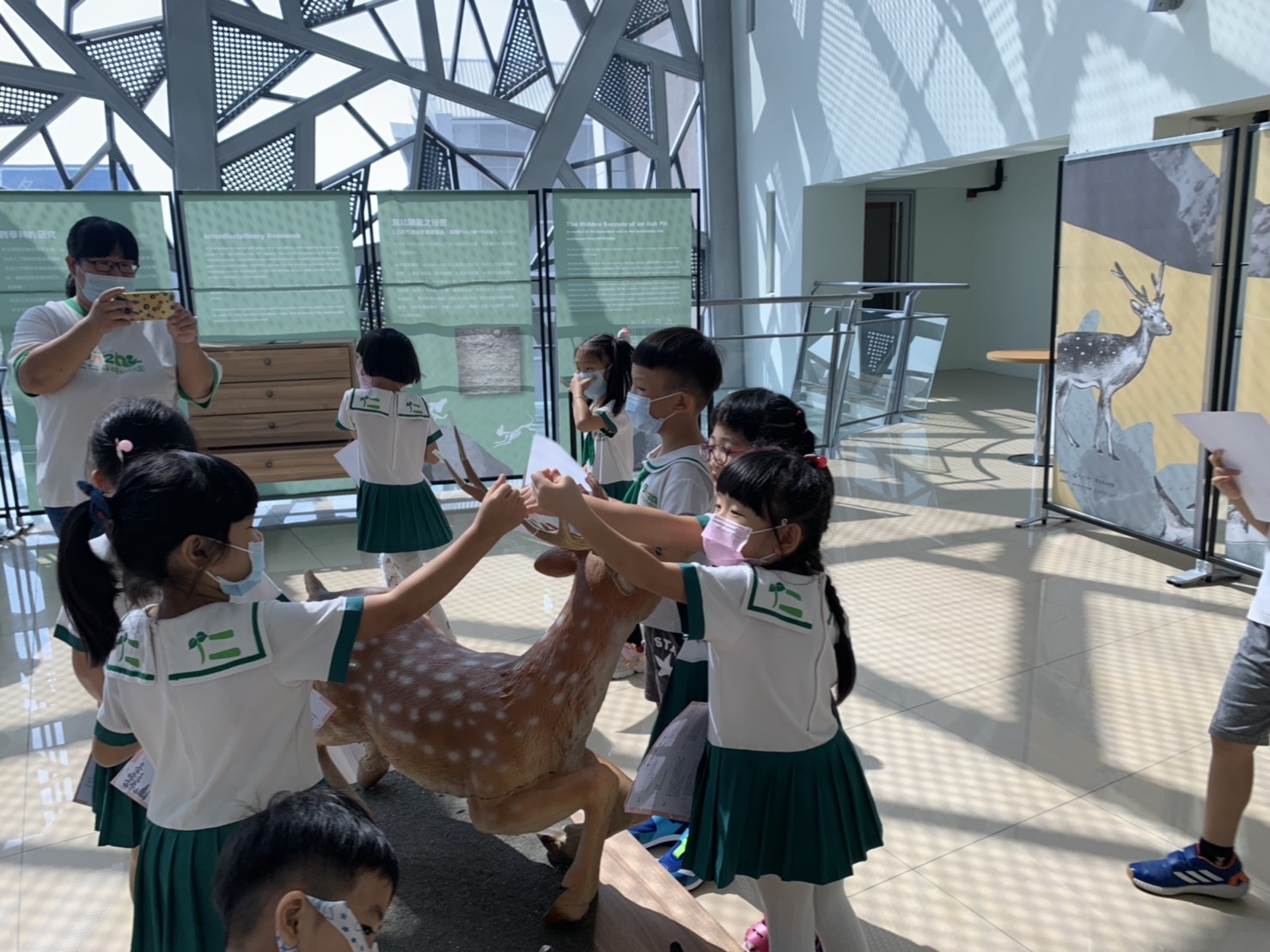 在台江文化中心集合  跟著史前動物出遊去！