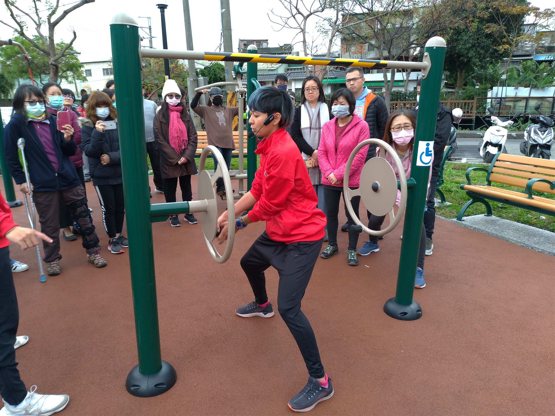 實踐全齡及共融概念  阿公阿嬤相揪到公園健康又安心