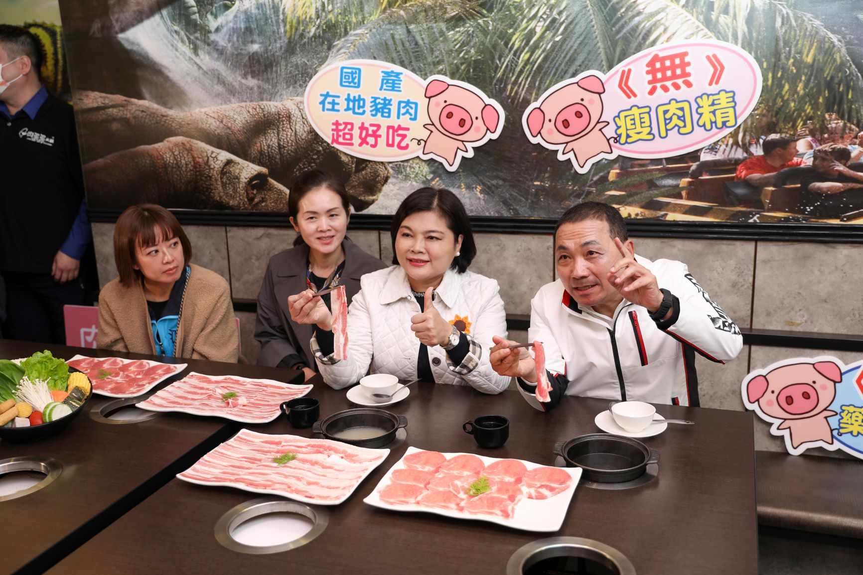 與產地有約─有標示、好安心  侯友宜、張麗善共享臺灣好豬