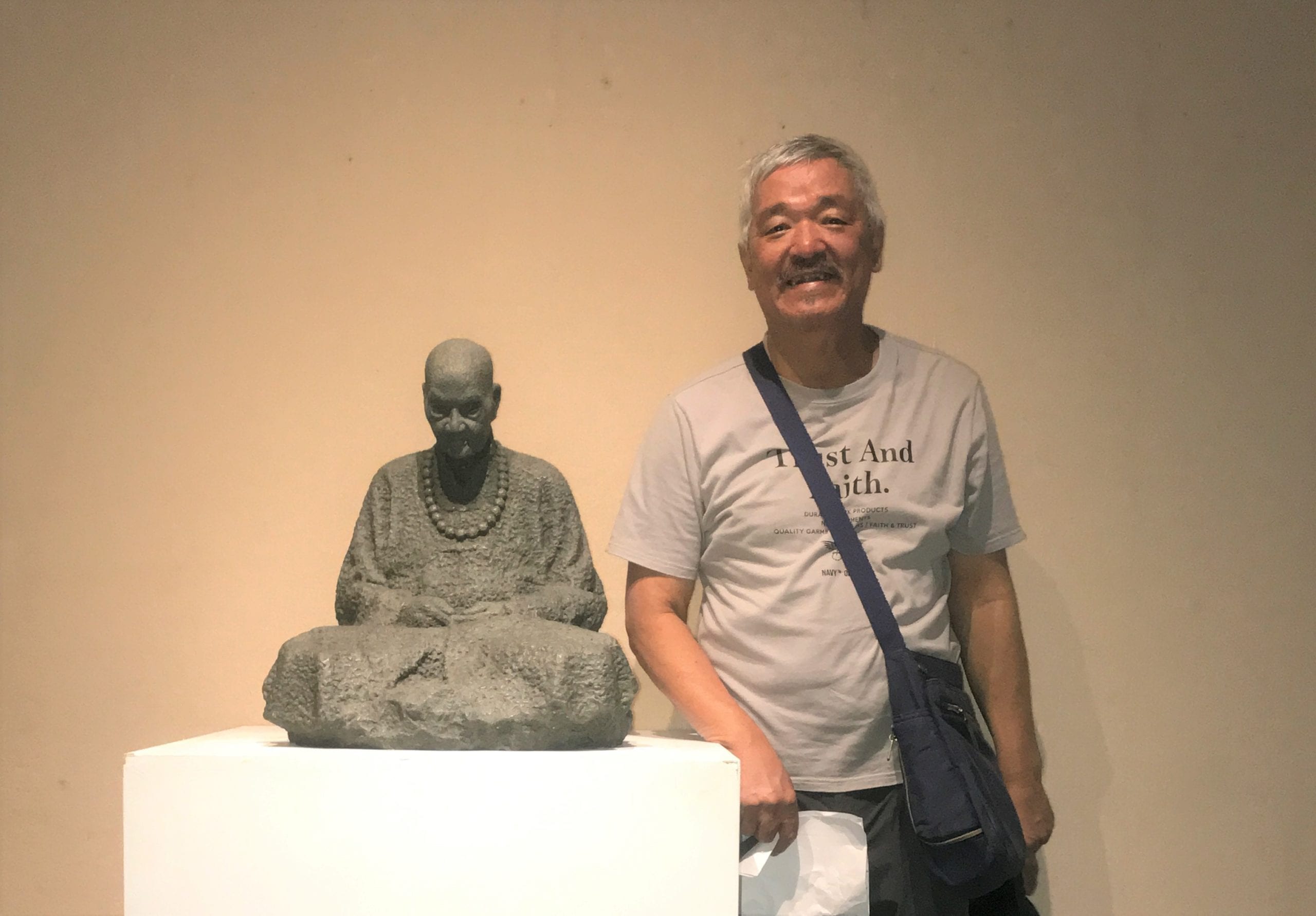鄧廉懷現代雕塑展   反璞歸真刻劃春響