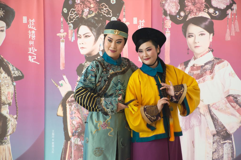 ▲光緒與珍妃,分別由劉建華及蕭揚玲飾演。(圖/傳藝中心提供)