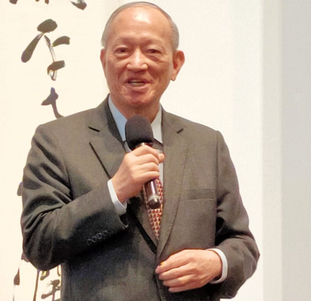 自稱馬祖女婿的立法院前副院長鍾榮吉,支持馬祖藝術家的創作發展朝新的境界邁進。(記者 辛澎祥/攝)