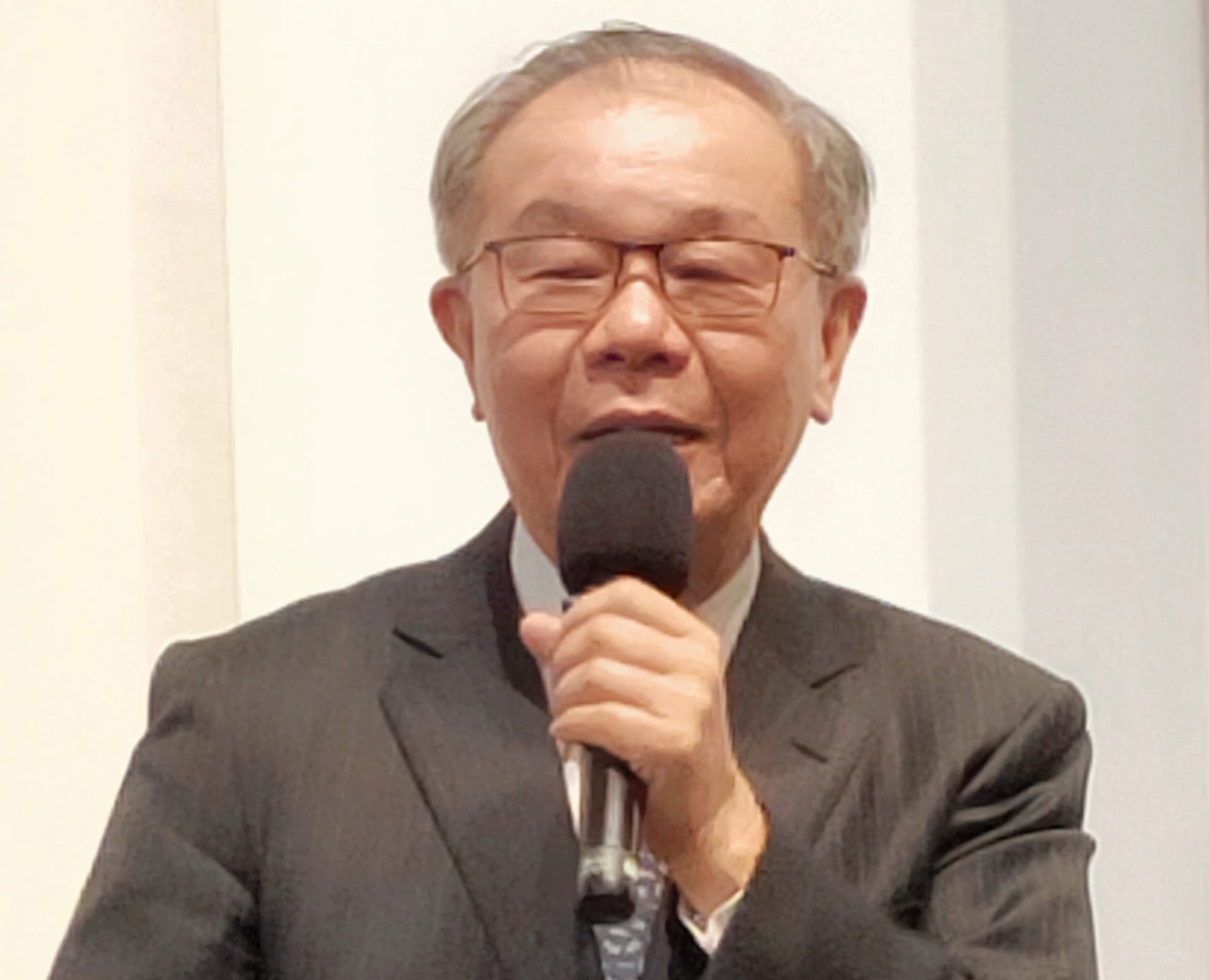 靜得以淨心  動傳達韻律  書法家張炳煌  在傳統與創新中體現書法時尚文化