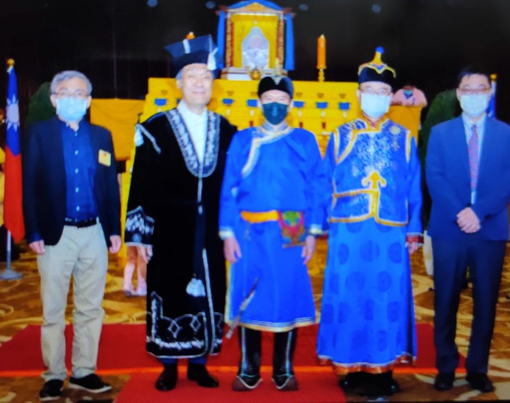 文化部長李永得(中)次長蕭宗煌(右二)等一行出席成吉思汗祭典儀式。