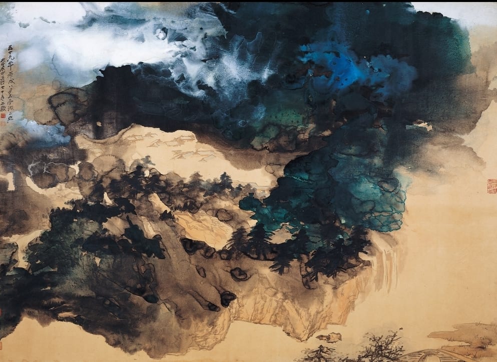 張大千作品「夏山雲瀑」,彰顯出氣勢磅礡,造境雄奇的面貌。(圖/史博館 提供)