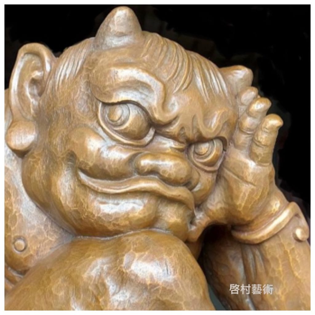陳啟村老師的作品「目烱神揚」,呈現其雕刻技藝的無與倫比。