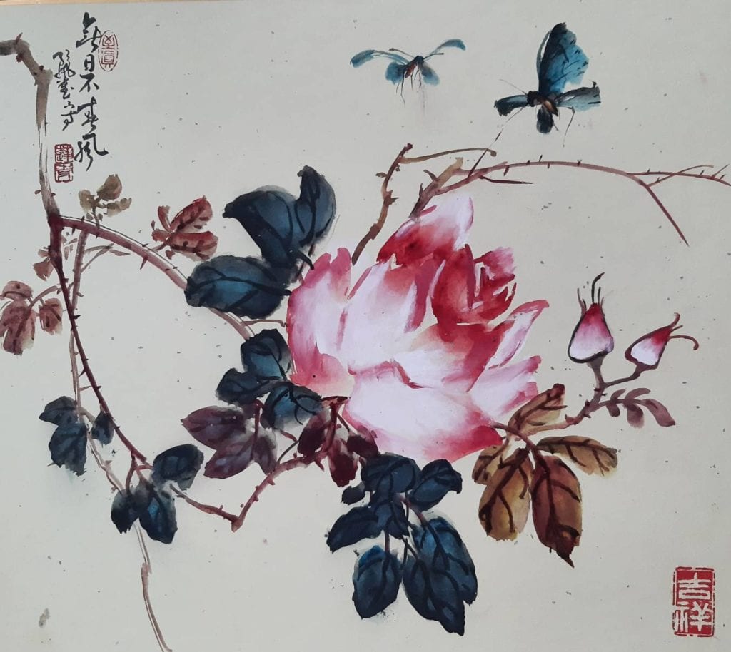 陳麗雀老師以「無日不春風」的水墨創作,藉由玫瑰盛開的榮貌以激勵人心迎向溫馨。