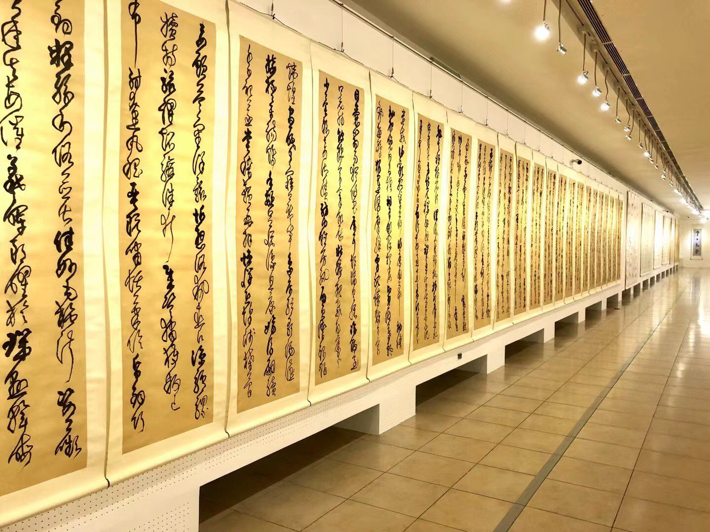 深厚文化底蘊   書體氣韻動人  日本書法家赤井清美作品展   流露恢宏氣勢與強韌生命力