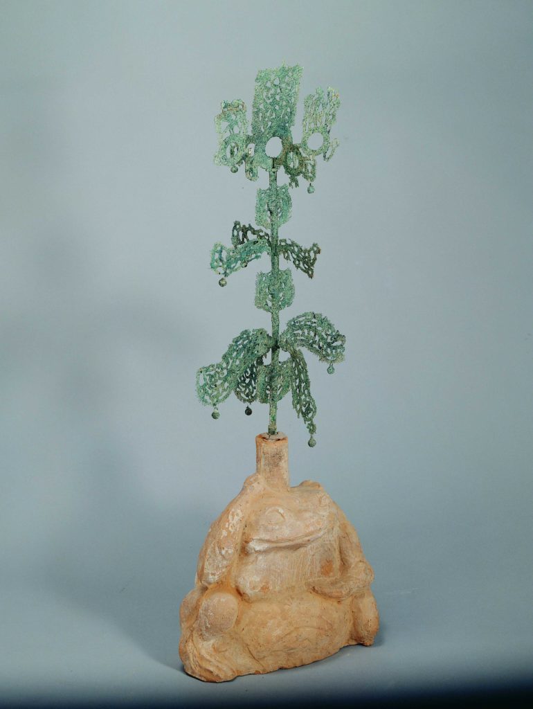 搖錢樹,通高102.2 寬35.7x27.8 cm 重6360g 國立歷史博物館典藏