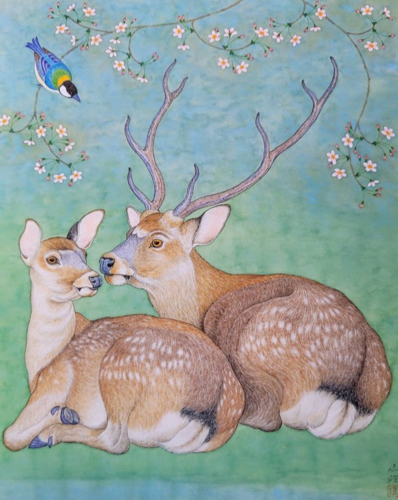 姚旭燈畫梅花鹿，寧靜溫馨，和煦感人。