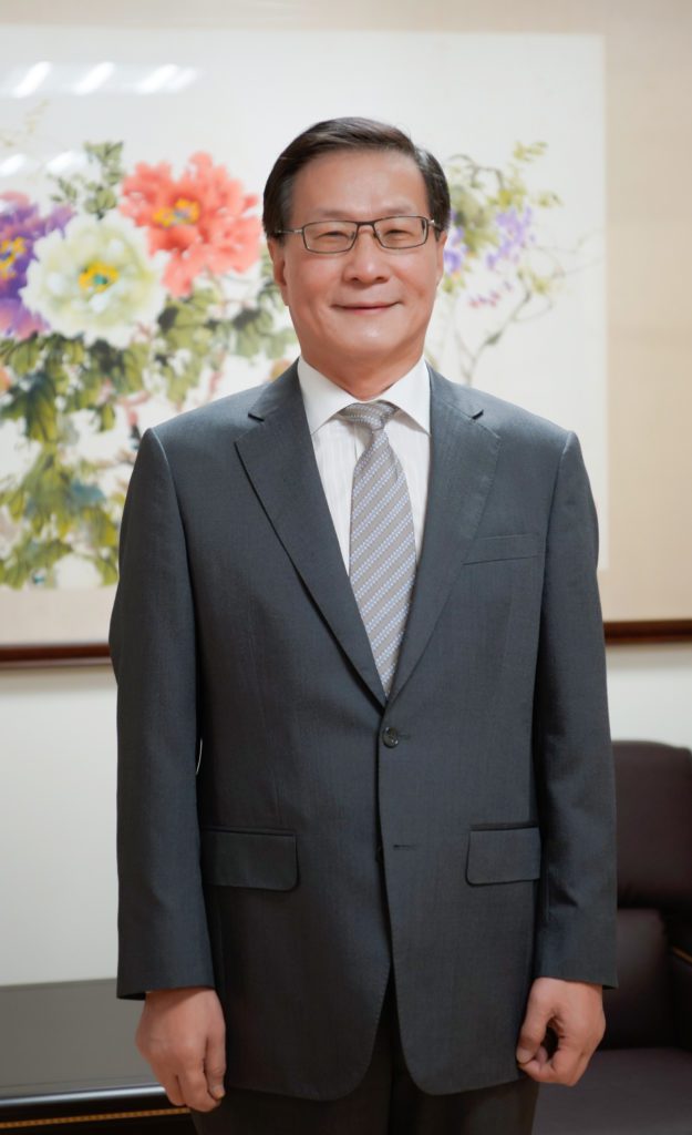 淡江大學校長葛煥昭博士，以三環課程、五育內涵及八大素養，培育學生的術德並蓄而在學界備受推崇與肯定。（圖/淡江大學 提供）