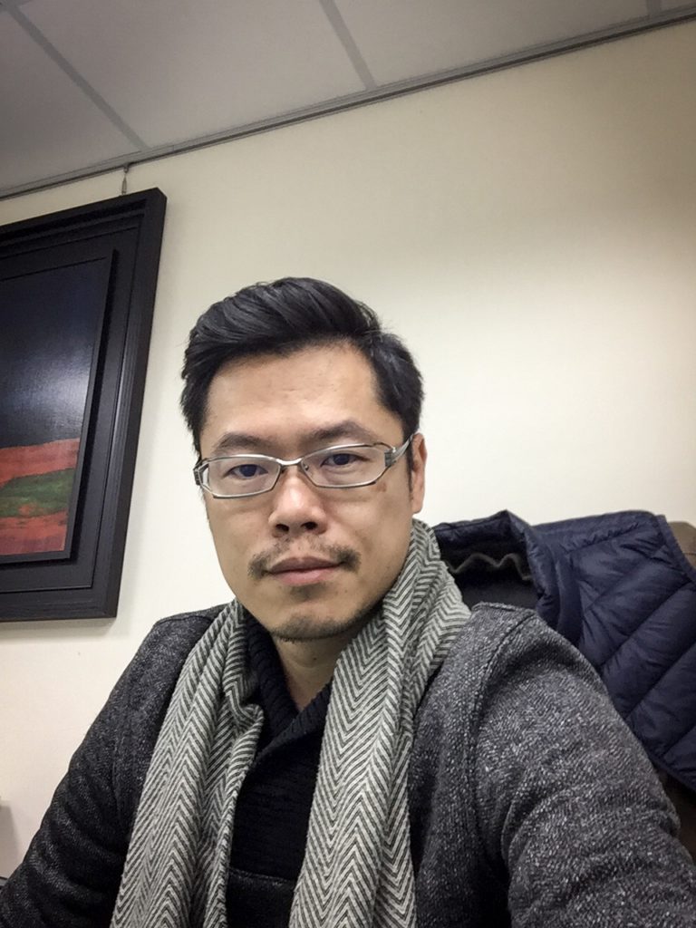 史博館文創行銷組助理研究員黃英哲，分享「博物館文創商業模式的社會價值」。