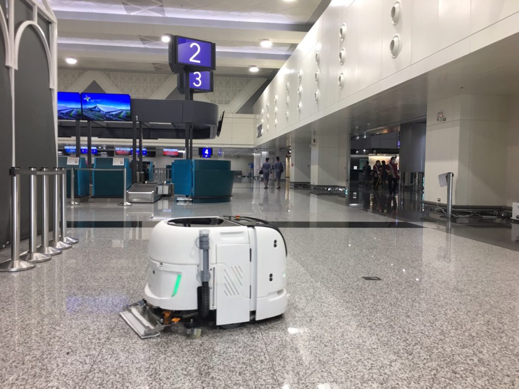 增進防疫強度,桃機試行清消機器人