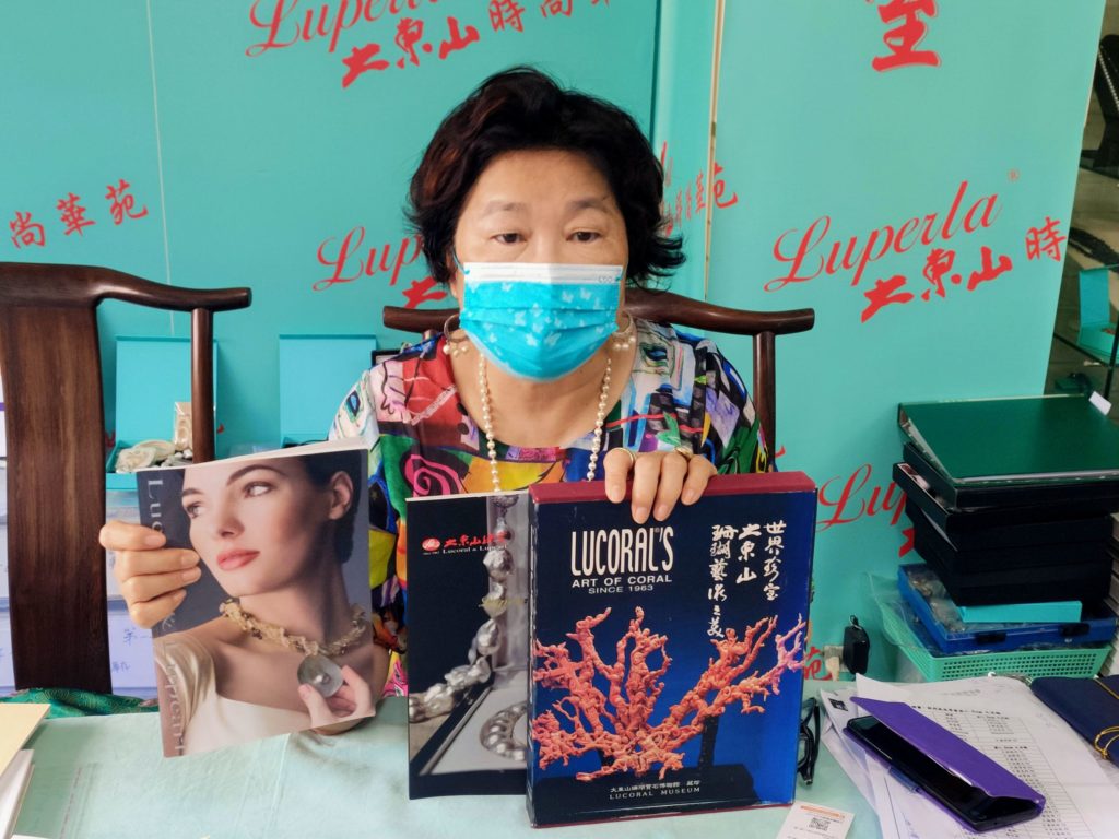 大東山珠寶公司董事長呂華苑，推廣台澎兩地的觀光旅遊與殷實消費品質頗具成效，備受好評。（記者 辛澎祥/攝）