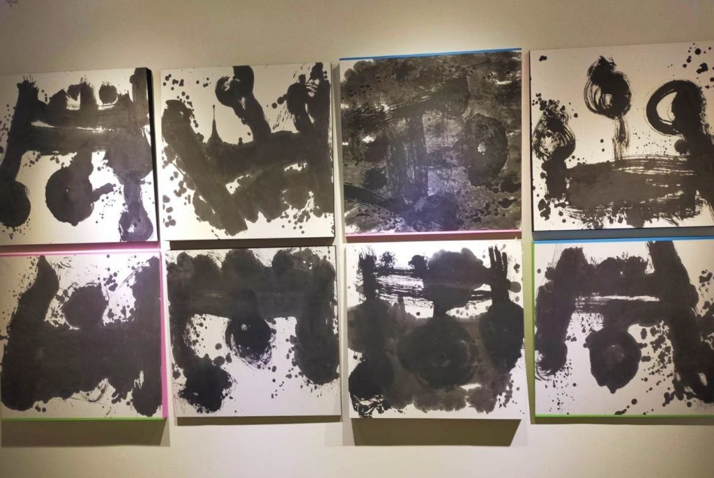 一氣呵成的筆觸在墨色黑白之間,更加洞悉蔡明讚老師筆觸掌拿的游刃有餘。(記者 辛澎祥/攝)