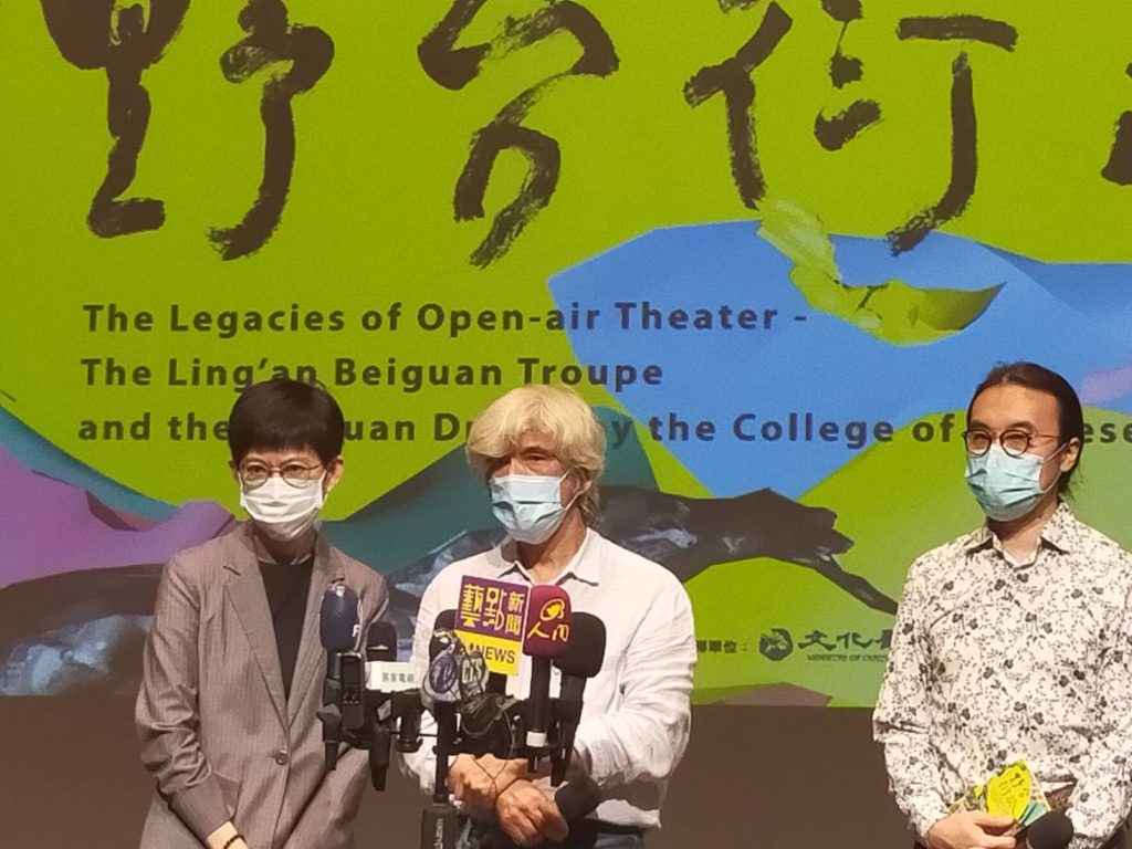 紀錄片的策畫主創團隊,現場說明影像製作的過程。(記者 辛澎祥/攝)