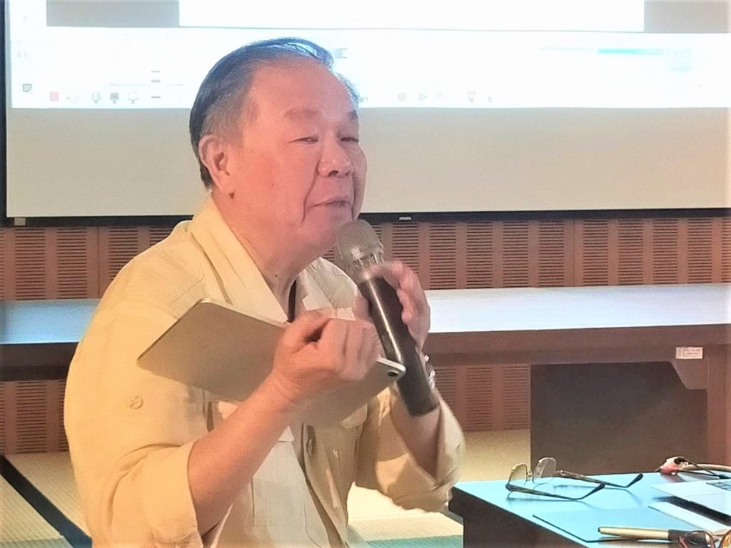 張炳煌教授從書法的創新與傳承的主題,闡述書體文字的博大精深與多元應用的現況。(記者 辛澎祥/攝)