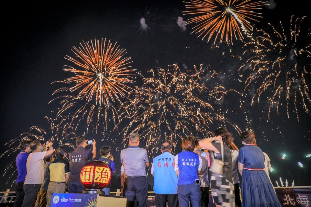 漁人碼頭煙火秀9日盛大登場。