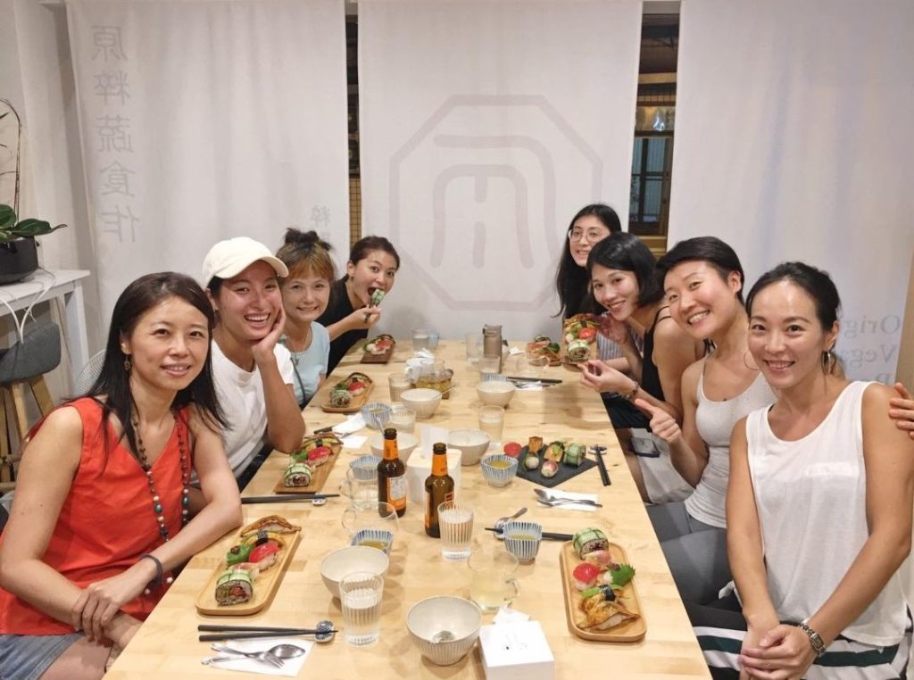 吃蔬食很健康的訴求，連年輕人都很熱衷。（圖/新北農業局 提供）