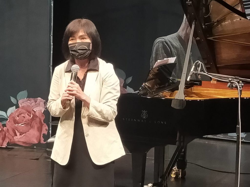 傳藝中心主任陳悅宜致詞時表達對郭芝苑老師音樂紀念會的重視與期待。(記者 辛澎祥/攝)
