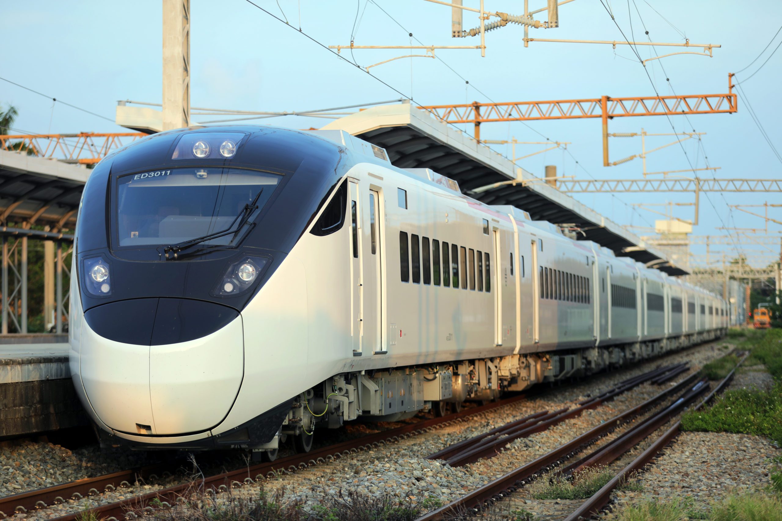 臺鐵新城際列車12/29上線   商務車廂定名「騰雲座艙」