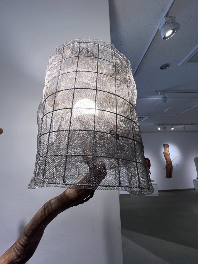 黎家榮作品「孤島的光」