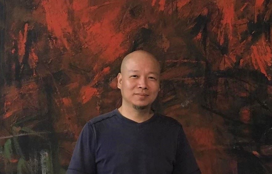 ▲周宸,台灣中生代抽象畫家,五月畫會成員。(圖/藝術家提供)