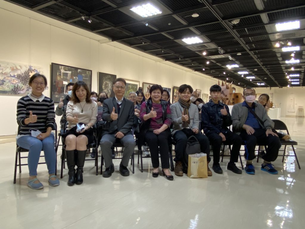 ▲磺溪美展巡迴新北展出,囊括65件作品抒發生活議題。〈文化局提供〉