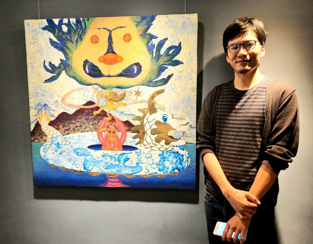 ▲黃柏維與他2021的作品《百福圖》,膠彩、壓克力、麻布 ,100x100cm 2021。(圖/郎亞玲攝影)