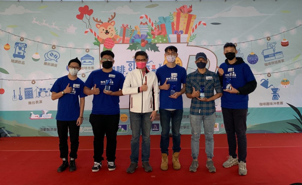 李局長與所有得獎選手合影