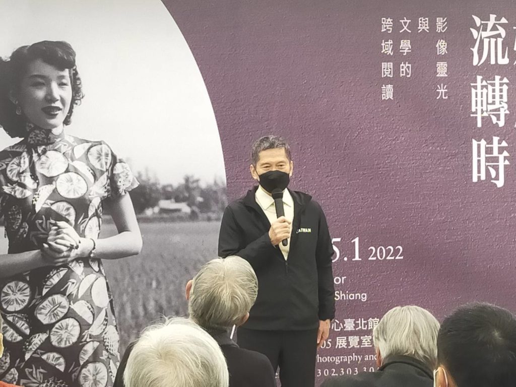 文化部長李永得出席展覽開幕式,致詞表達對攝影所展現的魅力與力量時的萬分感動。(記者 辛澎祥/攝)