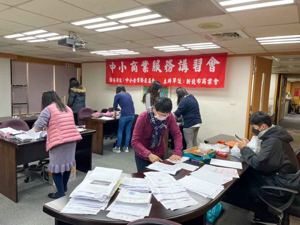 ▲新北市商業會力挺「新北加倍券」,號召超過3000家會員加入加倍券適用店家的行列,透過協助市府公私合作提振庶民經濟。〈經發局提供〉
