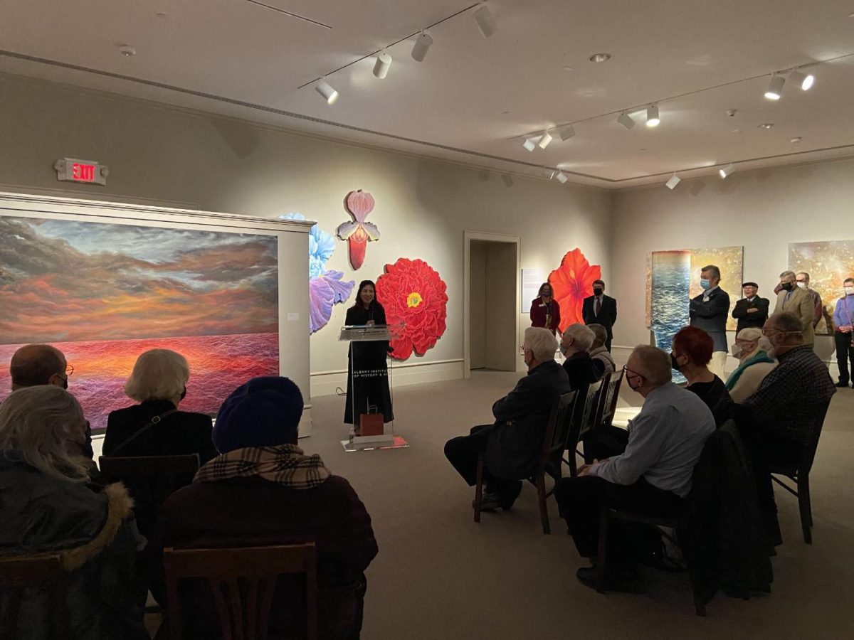 鄭麗雲紐約州首府大型回顧個展   刻劃臺美風情備受關注