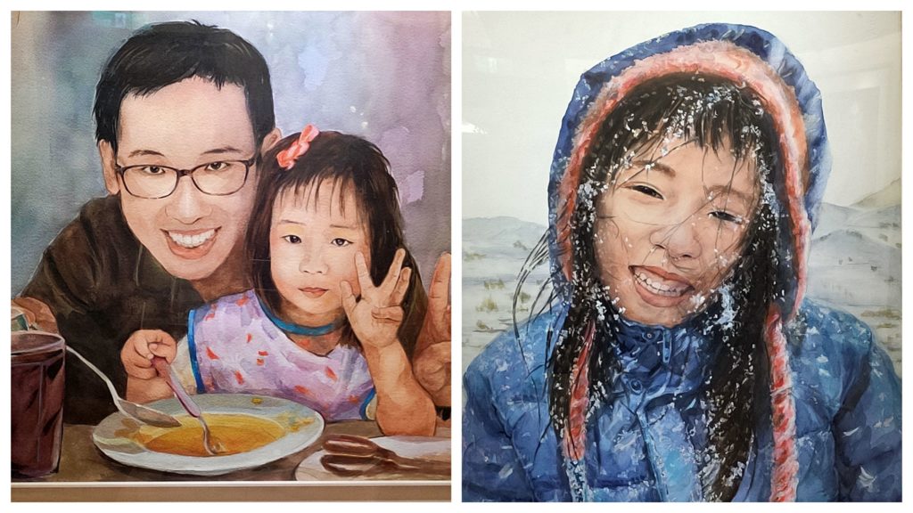 郭宗正的人物描繪極具親和力,左為他的兒子,右為孫女。(記者 辛澎祥/攝)
