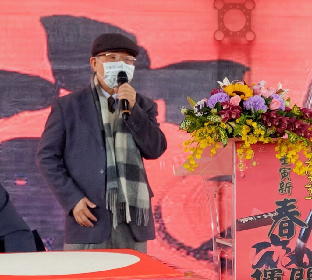 大會主辦方的中華民國書學會會長張炳煌,對連續主辦28年的開筆揮毫活動深感意義重大。(記者 辛澎祥/攝)